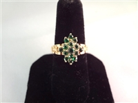 14K Gold Ring (15) Round Emeralds with (2)mm Center Stone Ring Size 7.75