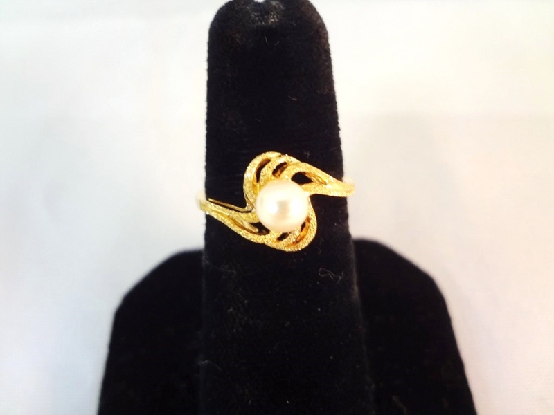 14K Gold Ring Center Pearl Ring Size 5.5