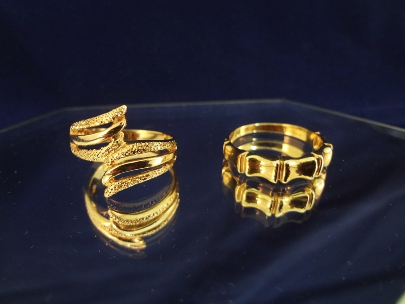 (2) 14K Solid Gold Rings Sizes 6.75, 7.75