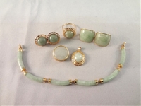 14K Gold and Green Apple jade Jewelry Suite: (1) Ring, (2) Pendants, (2) Earrings, (1) Bracelet