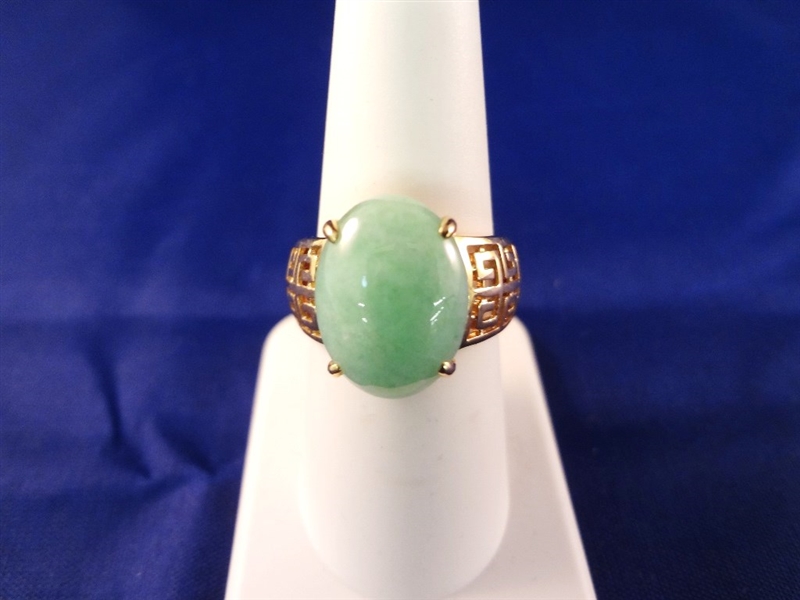 14K Gold And Green Apple Jade Ring