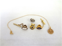 Group of 10k Gold Jewelry: Pins, Necklace, Pendant