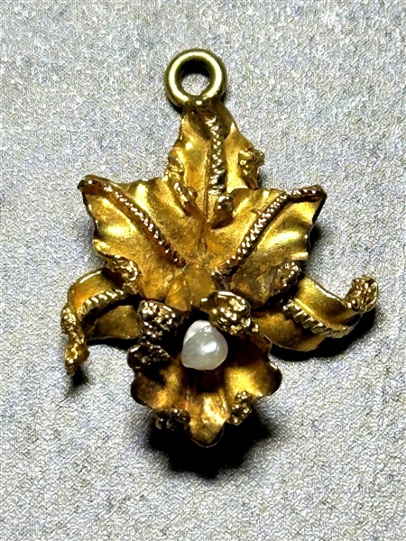 18k Gold Pendant Iris With Seed Pearls