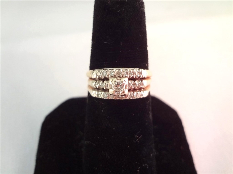 14K Gold Diamond Ring (1) Center 1.6mm Stone, (18) Diamond Chips Ring Size 5.5