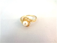 14K Gold Ring Center Pearl Ring Size 5.5