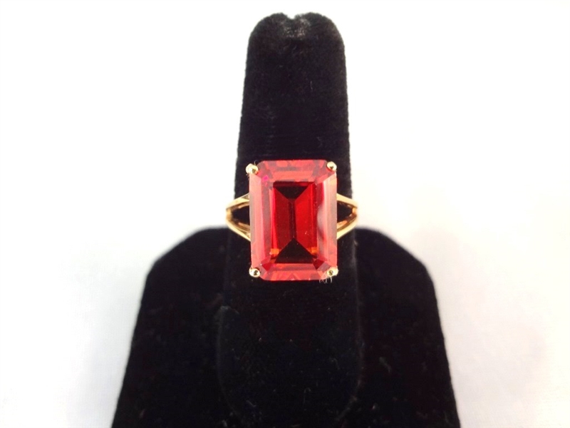 14K Gold Ring (1) Solitaire Ruby Emerald Cut 10x14mm 9 carats Ring Size 6.75