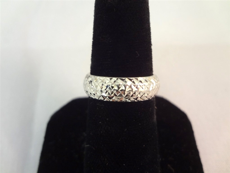 18K White Gold Ring Cross Hatch Pattern Ring Size 6.75