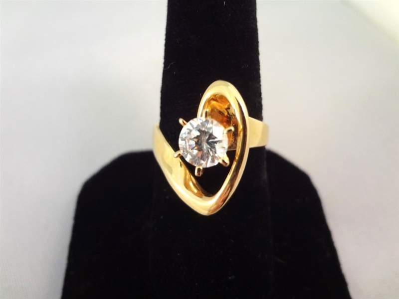 14K Gold Ring (1) Solitaire Cubic Zirconia Ring Size 6.75
