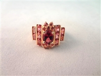 14K Gold Ring (1) Center Oval Amethyst 7x4mm, (20) Round Amethyst 1.7mm Ring Size 6.75