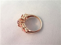 14K Gold Ring (1) Center Oval Amethyst 7x4mm, (20) Round Amethyst 1.7mm Ring Size 6.75