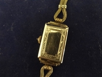 18k Gold Art Deco Belais Case Ladies Wristwatch 17 Jewel