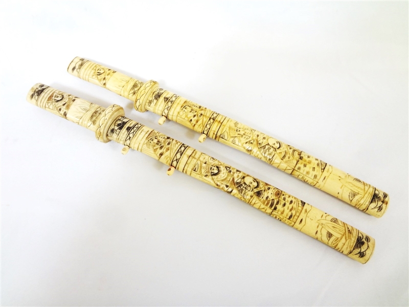 Pair Japanese Dagger Fighting Knives in Bone Carved Scabbards