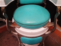 E. Berninghaus Co. Hercules Barber Chair