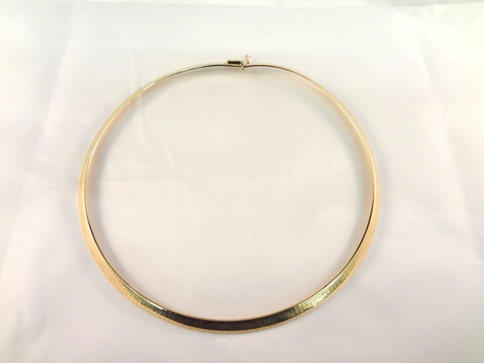 Lot Detail - 14k Gold Wide Choker Necklace 5.75" Diameter