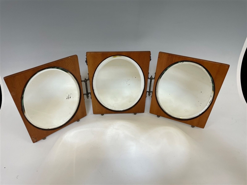 Victorian Triple Folding Shaving Mirror in Tiger Maple