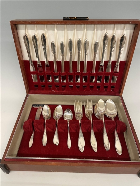 Oneida Community Lady Hamilton Silver Plate Flatware Set Service for 6