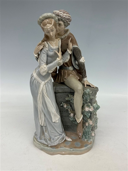 Lladro "Lovers For Verona" Designed by Salvador Furio