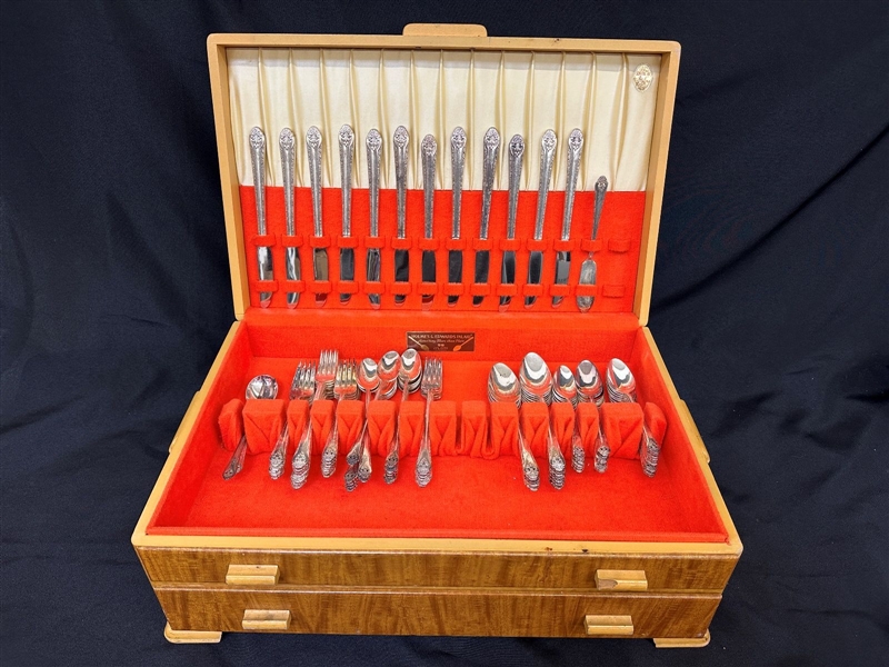 Holmes and Edwards Silver Plate "Lovely Lady" Flatware Set