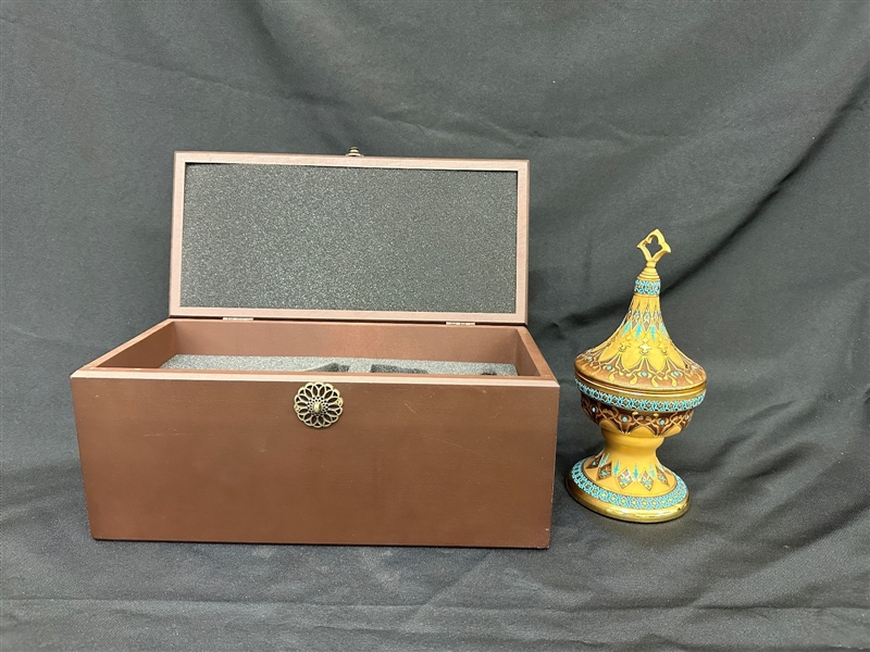 Limited Edition Sinirli Uretim Pasabahce Magazalari Lidded Chalice in Box