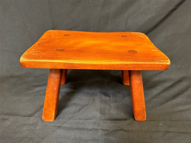 Cushman Colonial Wooden Stool