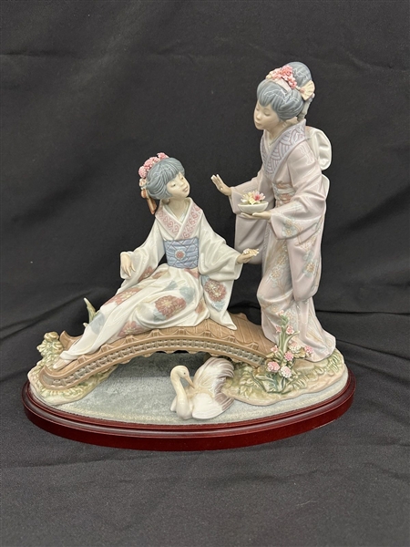 Lladro Kiyoko Springtime in Japan #1445 Figural Group