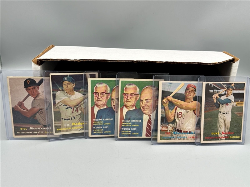 (138) 1957 Topps Baseball Cards: Mazeroski, Hodges, Snider, Kluszewski