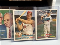 (138) 1957 Topps Baseball Cards: Mazeroski, Hodges, Snider, Kluszewski