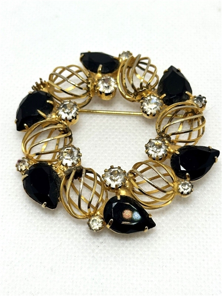 Hattie Carnegie Gold Tone Brooch