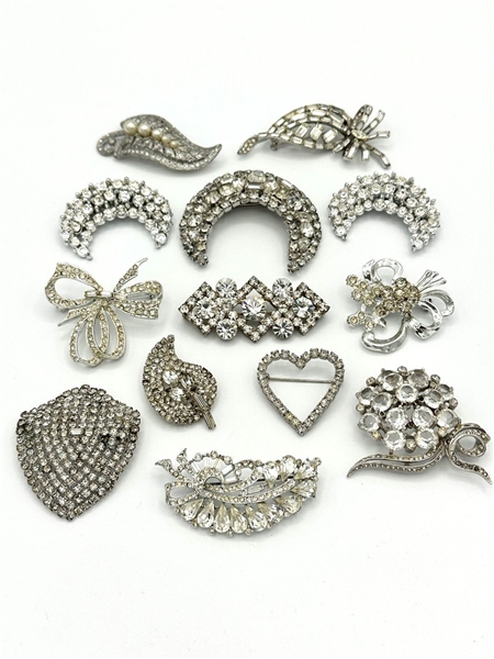 (13) Vintage Clear Rhinestone Brooches