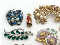Incredible Group of Signed Vintage Jewelry Brooches; Richelieu, Hollycroft, Rene, Others