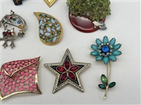 (20) Vintage Signed Jewelry Brooches; Kramer, Selini, Others