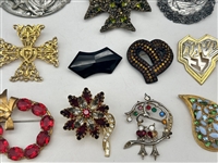 (20) Vintage Signed Jewelry Brooches; Kramer, Selini, Others