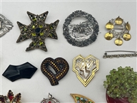 (20) Vintage Signed Jewelry Brooches; Kramer, Selini, Others