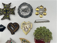 (20) Vintage Signed Jewelry Brooches; Kramer, Selini, Others
