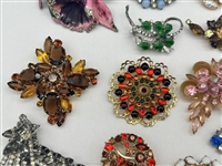 (24) Vintage Jewelry Brooches; Enamel, Rhinestones