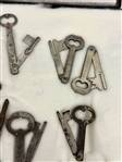 (45) Antique Skeleton Folding Keys