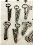 (45) Antique Skeleton Folding Keys