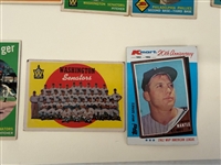 (26) Group of 1959 Topps Baseball Cards Including Hank Aaron and 1982 KMart Mickey Mantle