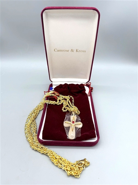 Camrose and Kross White Agate Cross Pendant Necklace Original Box, Jacqueline Kennedy Collection