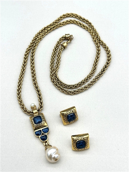 Gold Tone Elegant Fancy Statement Necklace and Matching Earrings