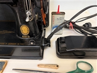 1934 Singer Featherweight Sewing Machine in Case
