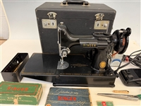 1934 Singer Featherweight Sewing Machine in Case