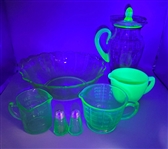 Group of (6) Pieces Uranium Glassware